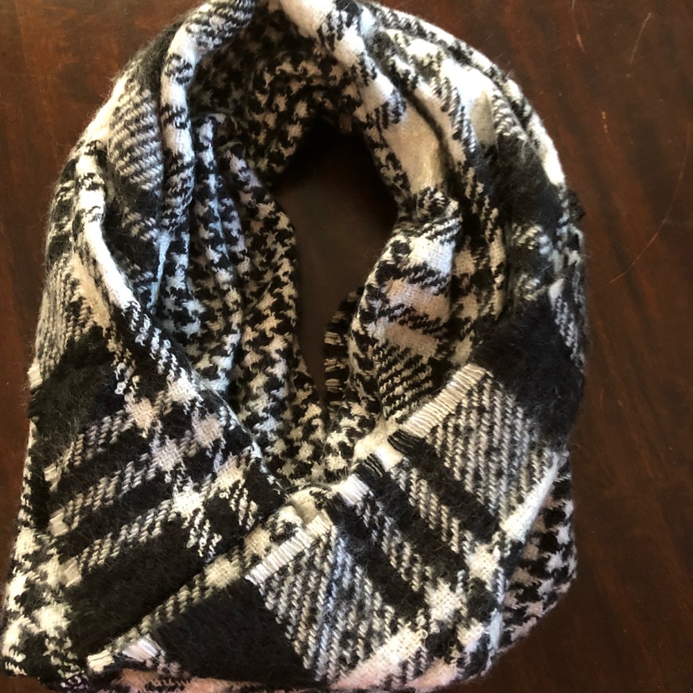 Scarf - Picture 2 of 2